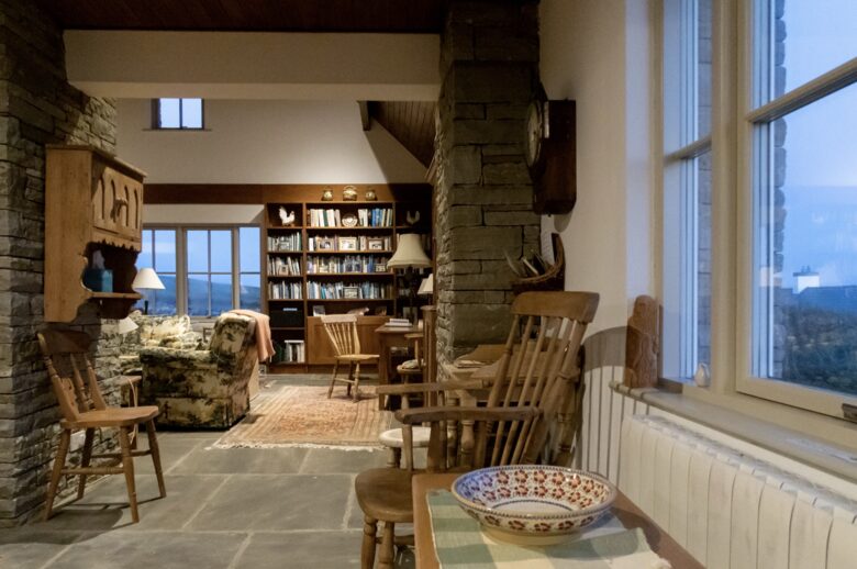 Cottage with breathtaking views atop the Cliffs of Moher - Doolin, Ireland