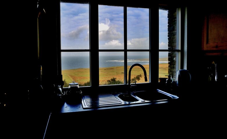 Cottage with breathtaking views atop the Cliffs of Moher - Doolin, Ireland