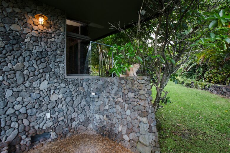 Outdoor shower @ Master bathroom