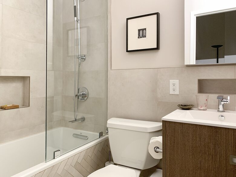 Sun filled apartment with excellent view of Columbus Avenue - New York City, New York