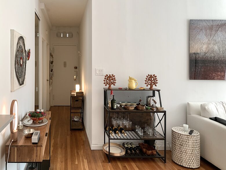 Sun filled apartment with excellent view of Columbus Avenue - New York City, New York