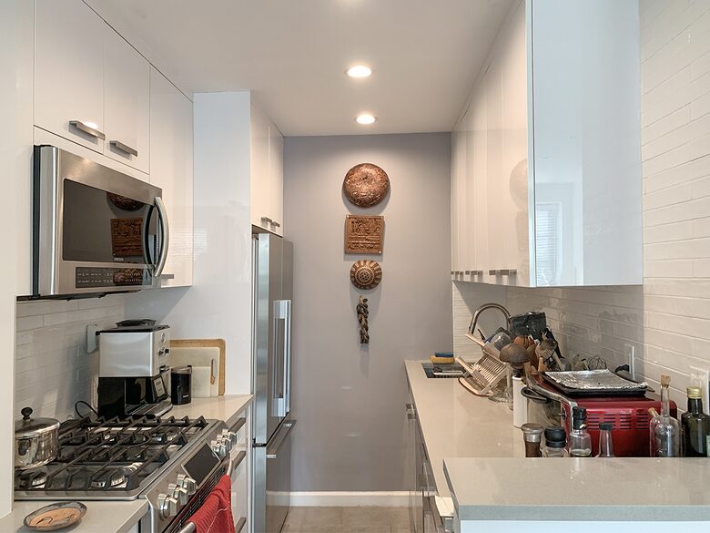 Sun filled apartment with excellent view of Columbus Avenue - New York City, New York