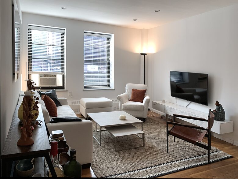 Sun filled apartment with excellent view of Columbus Avenue - New York City, New York