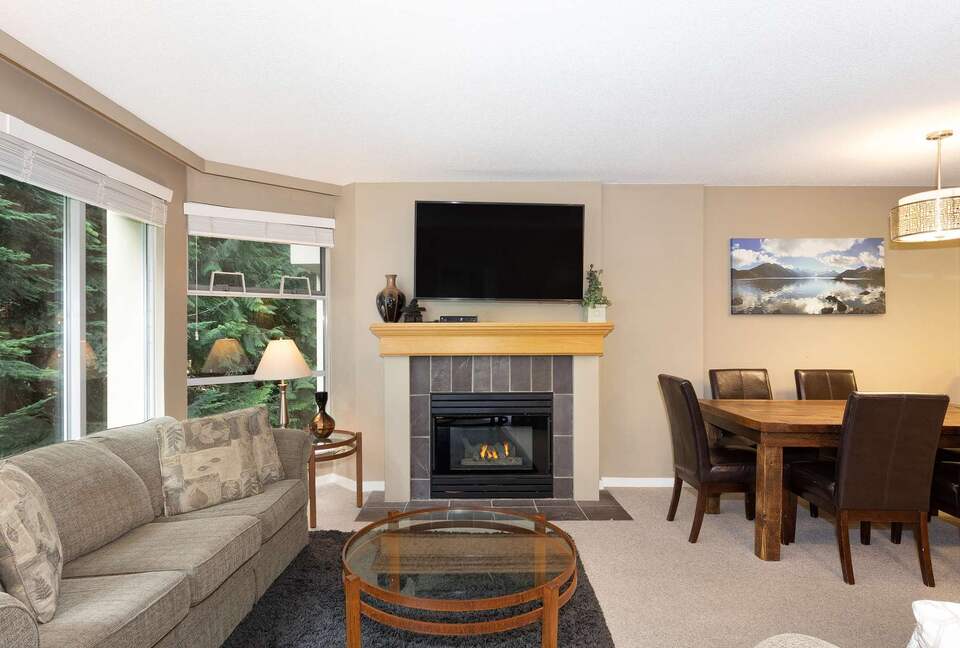 Woodrun Lodge 514 | Ski-In Ski-Out Condo w/ Pool, Hot Tub - Whistler, Canada
