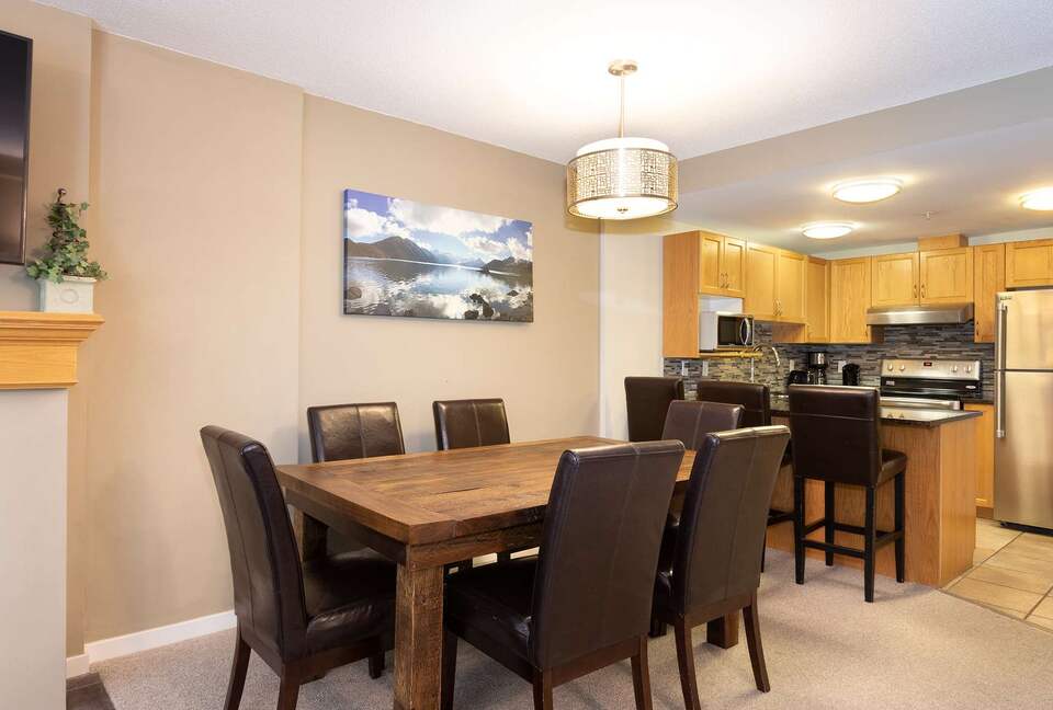 Woodrun Lodge 514 | Ski-In Ski-Out Condo w/ Pool, Hot Tub - Whistler, Canada