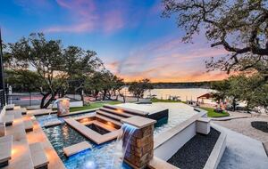 Waterfront Retreat On Lake Travis - Lago Vista, Texas