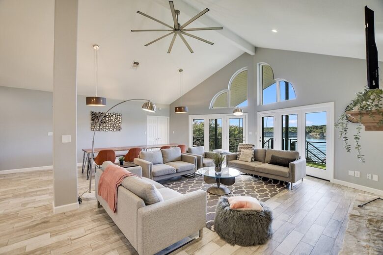 Waterfront Retreat On Lake Travis - Lago Vista, Texas