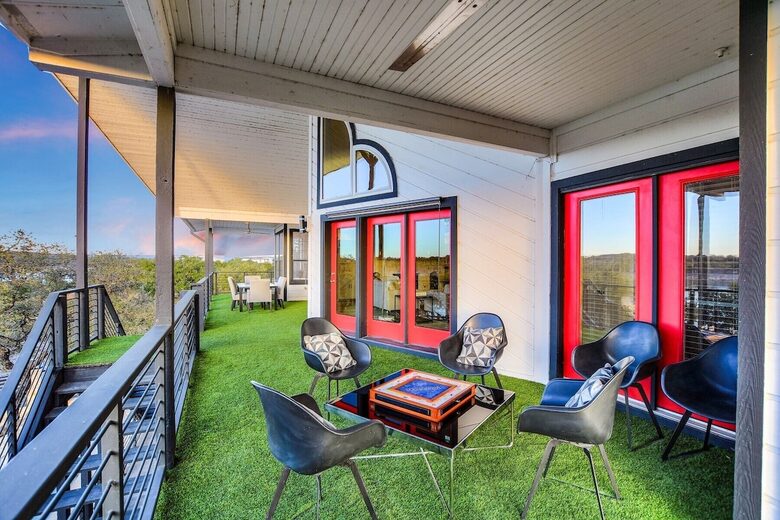 Waterfront Retreat On Lake Travis - Lago Vista, Texas