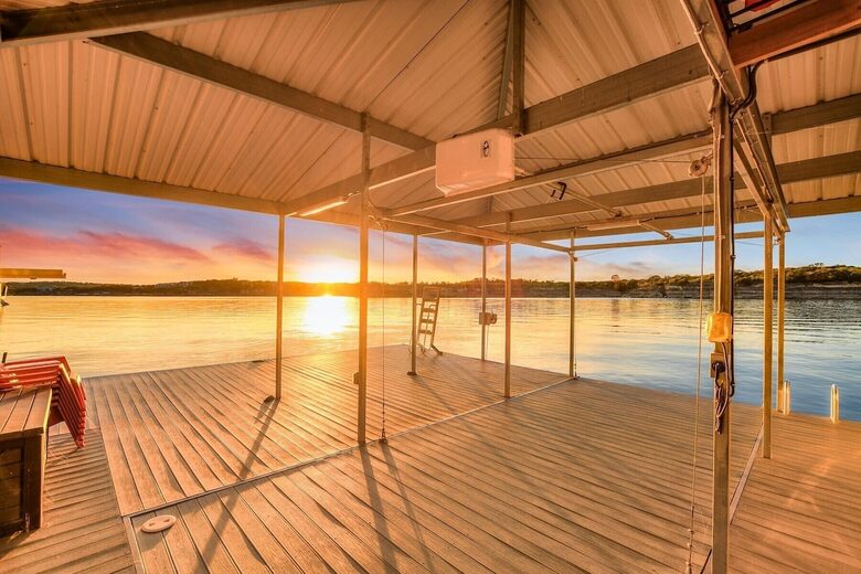 Waterfront Retreat On Lake Travis - Lago Vista, Texas