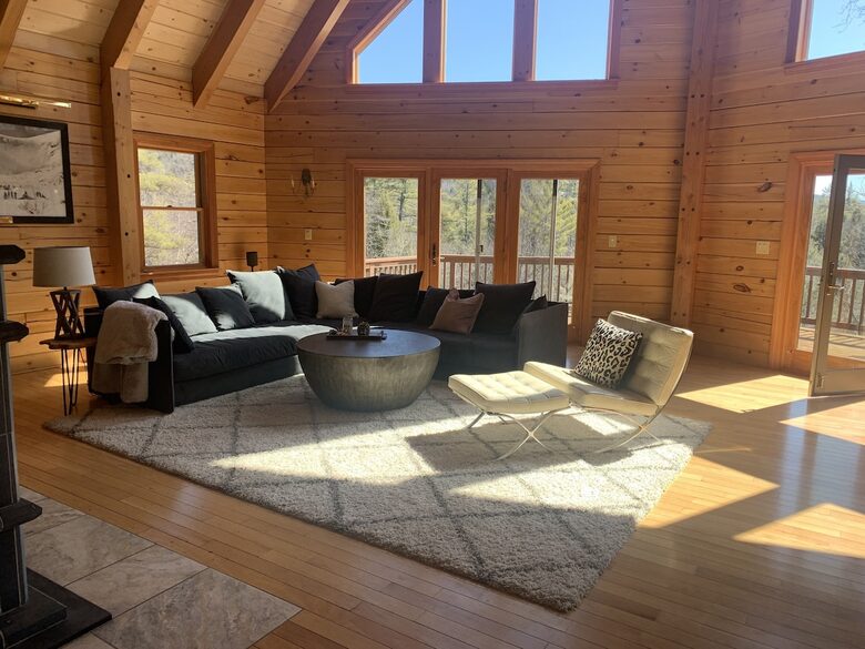 Spacious White Mountains Log Home | Close to Owl’s Nest, Loon and Waterville Ski Resorts - Thornton, New Hampshire