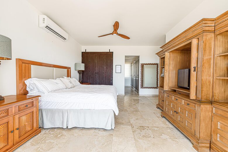 Casa Samadhi Modern Getaway with a Swimmable Beach - Cabo San Lucas, Mexico