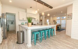 Dockside Digs | Unforgettable Lakefront Retreat on Lake LBJ with incredible amenities - Kingsland, Texas