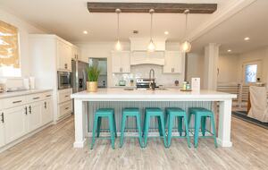 Dockside Digs | Unforgettable Lakefront Retreat on Lake LBJ with incredible amenities - Kingsland, Texas