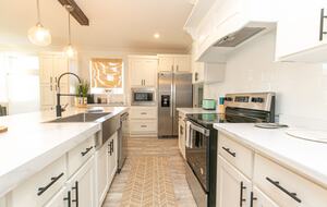 Dockside Digs | Unforgettable Lakefront Retreat on Lake LBJ with incredible amenities - Kingsland, Texas
