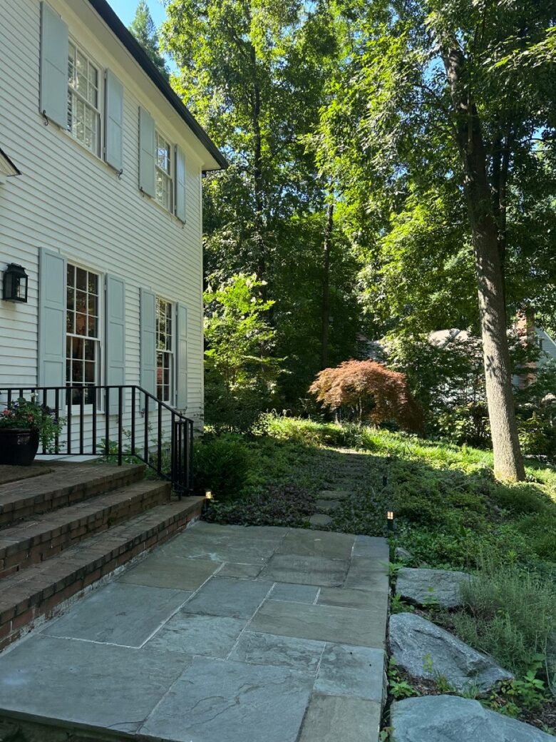 Hill House in Prestigious Bethesda - Bethesda, Maryland