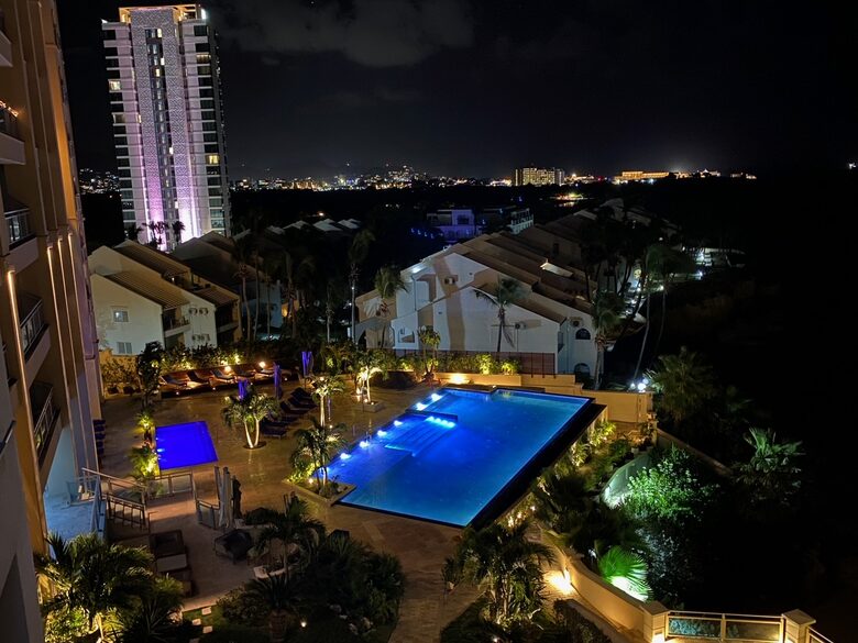 The Cliff Luxury Oceanfront Condo w/ Private Beach - Cupecoy, Sint Maarten (Dutch part)