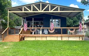 Dockside Digs | Unforgettable Lakefront Retreat on Lake LBJ with incredible amenities - Kingsland, Texas