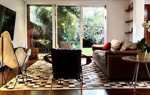 Tranquila vivienda en Bogotá rodeada de árboles - Bogotá, Colombia