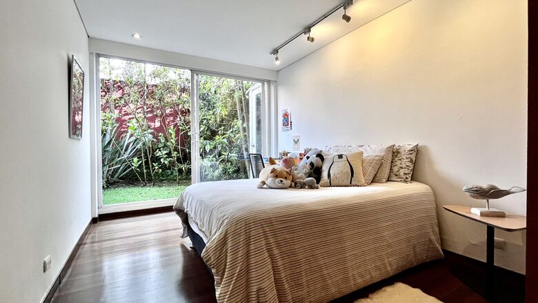 Peaceful Bogotá home surrounded by trees - Bogotá, Colombia
