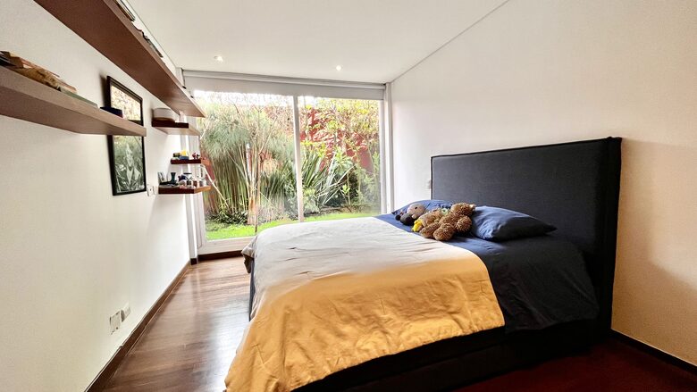 Peaceful Bogotá home surrounded by trees - Bogotá, Colombia