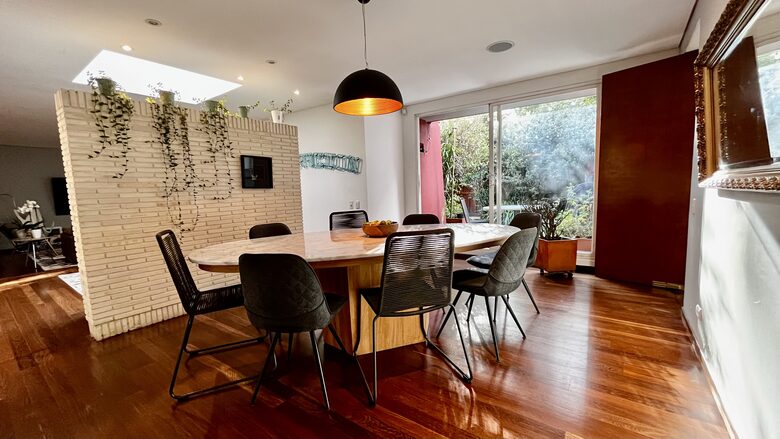 Peaceful Bogotá home surrounded by trees - Bogotá, Colombia