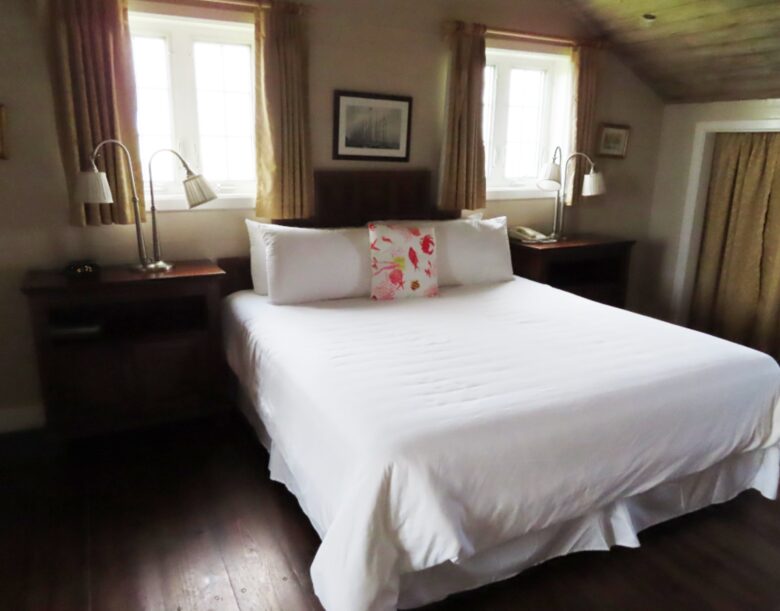 A King Room at A Stone's Throw Away (EH) - Nassau, Bahamas