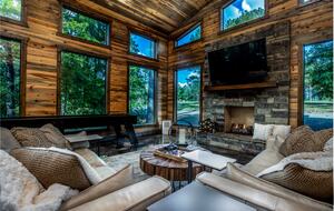 "Somethin 2 Talk About" | Cozy & Modern Cabin - Broken Bow, Oklahoma