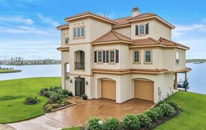 Harborwalk Bay House | Waterfront with Dock, Elevator, Golf Cart, and More - Hitchcock, Texas