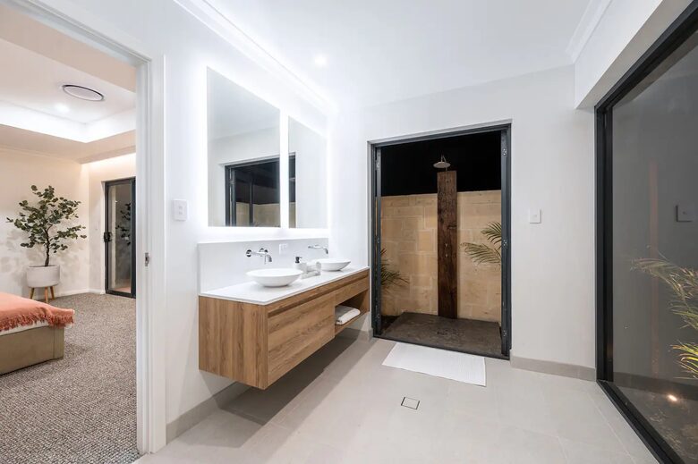 Caves Manor - Margaret River, Australia