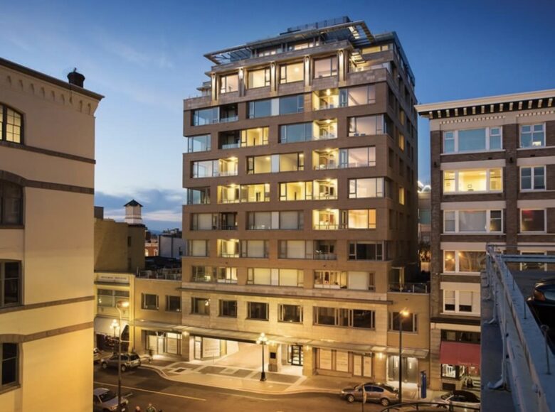 Luxury Condo with Stunning Vistas of the harbour, ocean and mountains - Victoria, Canada