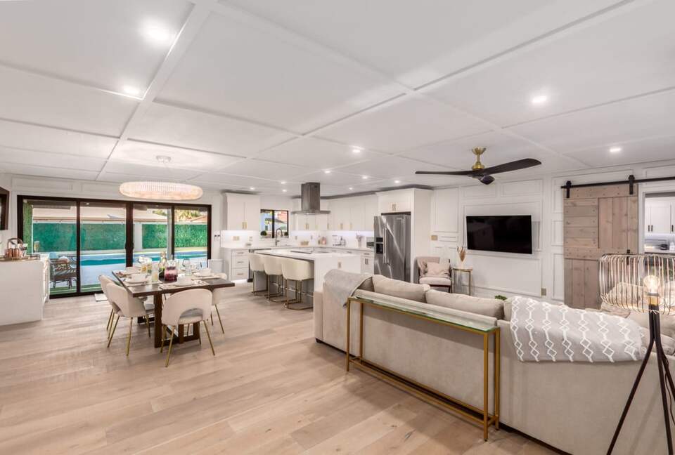 Luxe Downtown Scottsdale Oasis w/ Heated Pool - Scottsdale, Arizona