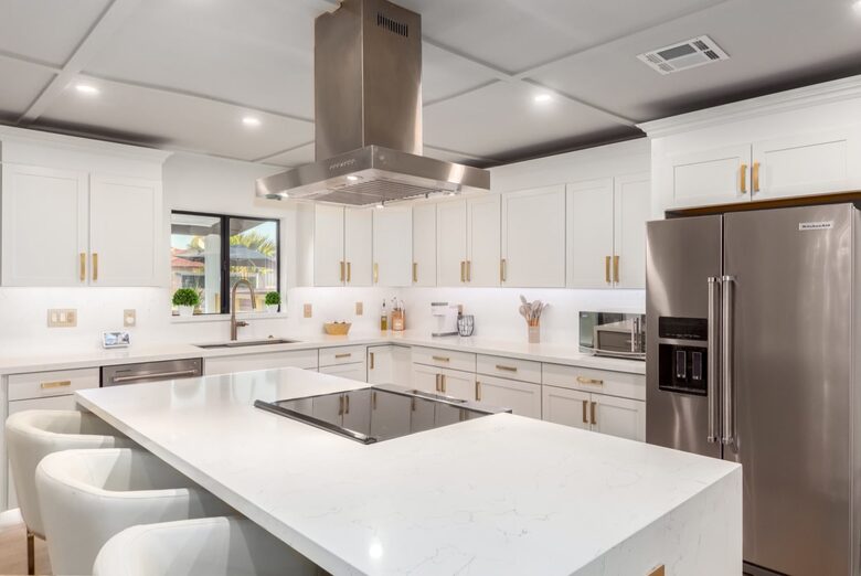 Luxe Downtown Scottsdale Oasis w/ Heated Pool - Scottsdale, Arizona