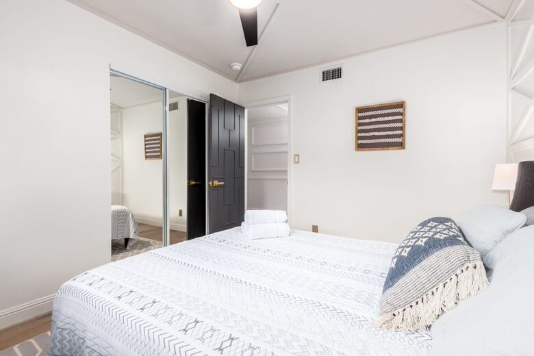 Luxe Downtown Scottsdale Oasis w/ Heated Pool - Scottsdale, Arizona