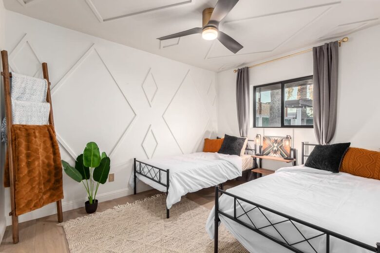 Luxe Downtown Scottsdale Oasis w/ Heated Pool - Scottsdale, Arizona