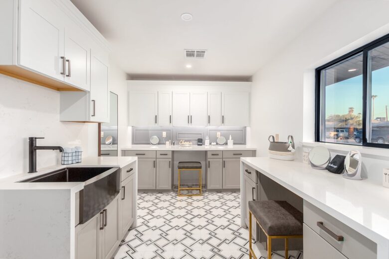 Luxe Downtown Scottsdale Oasis w/ Heated Pool - Scottsdale, Arizona