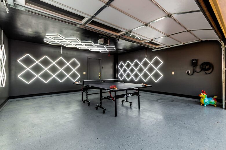 Luxe Downtown Scottsdale Oasis w/ Heated Pool - Scottsdale, Arizona