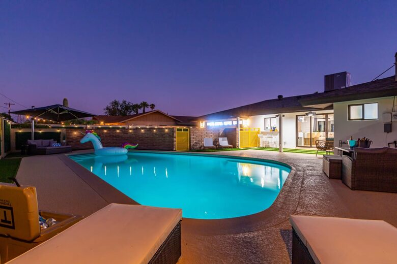 Luxe Downtown Scottsdale Oasis w/ Heated Pool - Scottsdale, Arizona