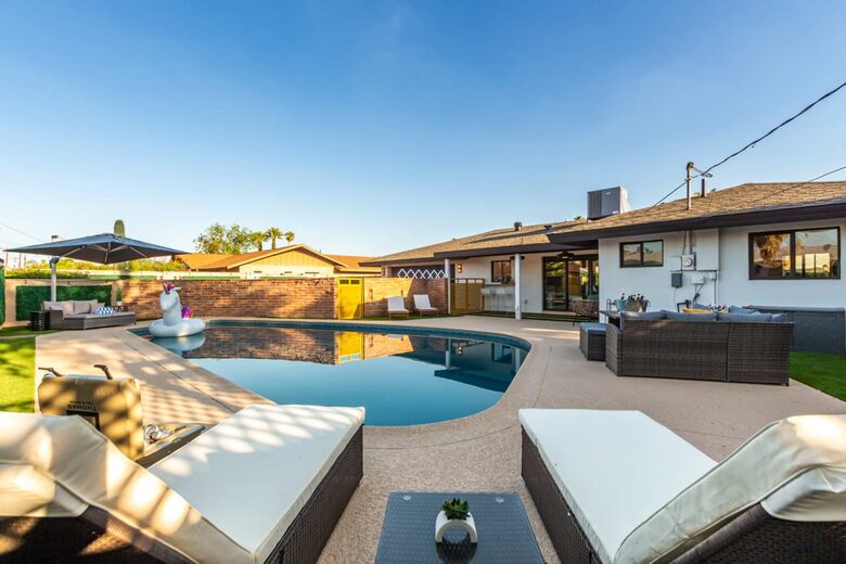 Luxe Downtown Scottsdale Oasis w/ Heated Pool - Scottsdale, Arizona