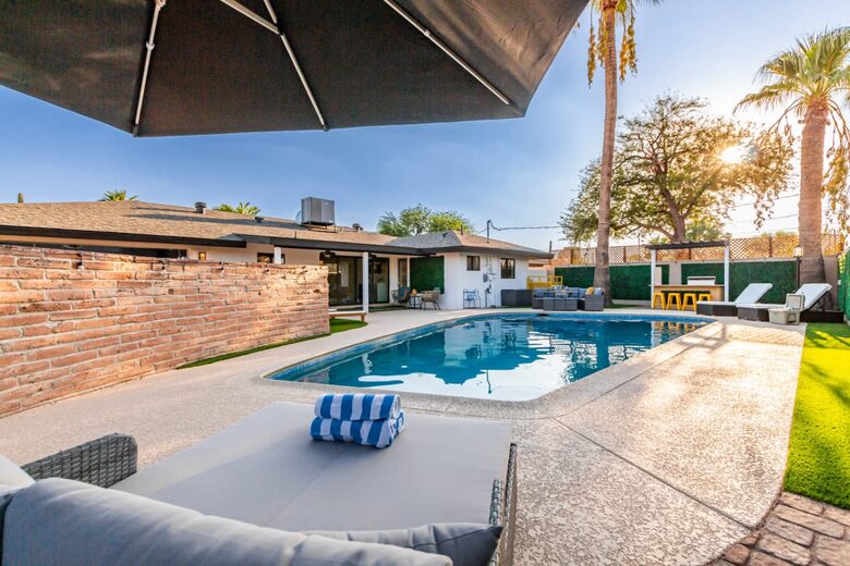 Luxe Downtown Scottsdale Oasis w/ Heated Pool - Scottsdale, Arizona