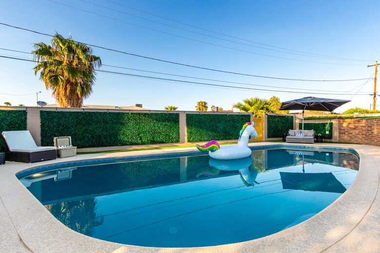 Luxe Downtown Scottsdale Oasis w/ Heated Pool - Scottsdale, Arizona