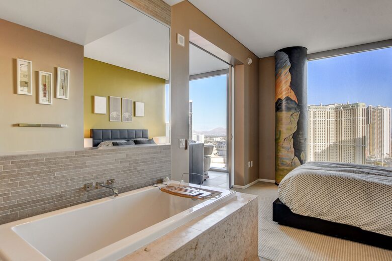 Las Vegas Strip Living - Las Vegas, Nevada