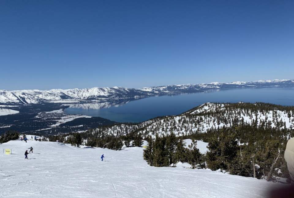 Luxury Mountain Home Just Minutes to the Ski Lifts and Tahoe Beaches! Max 10 guests - Stateline, Nevada