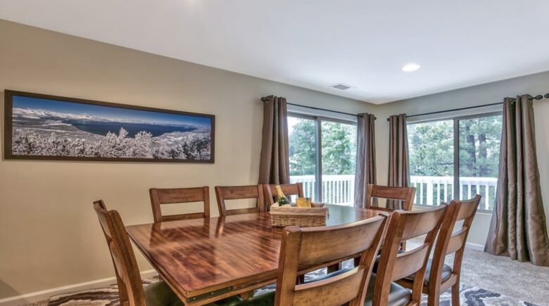 Luxury Mountain Home Just Minutes to the Ski Lifts and Tahoe Beaches! Max 10 guests - Stateline, Nevada