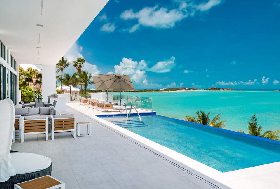 Villa Blue Vista Beachfront Villa - Providenciales, Turks and Caicos Islands