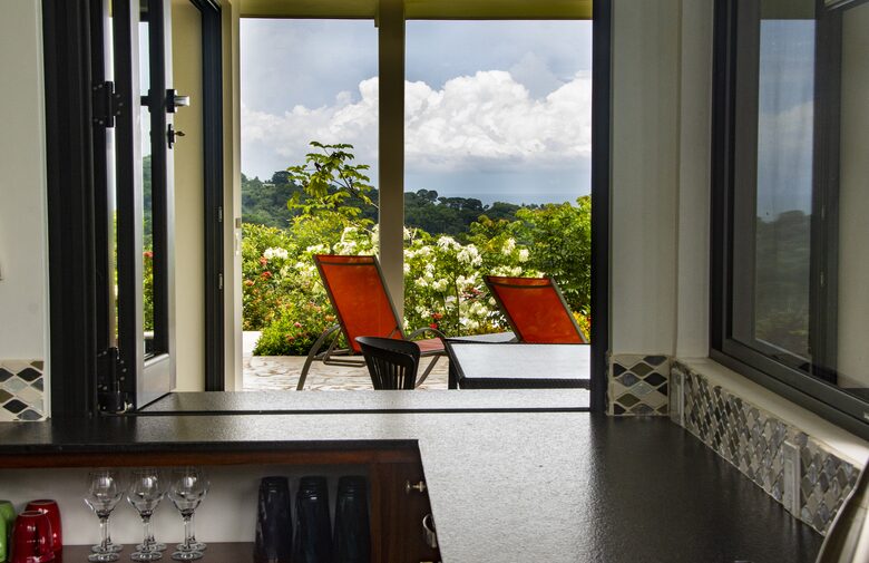 Casa Cascada Panoramic Views and Expansive kitchen - Ojochal, Costa Rica