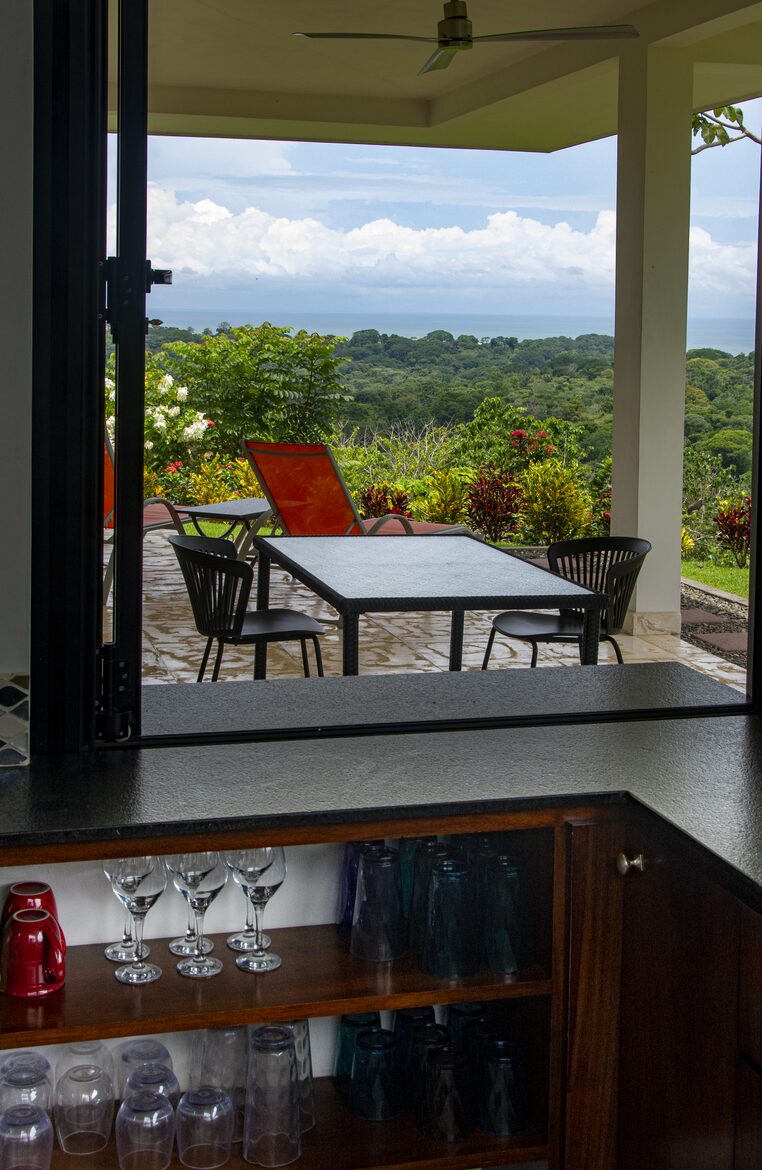 Casa Cascada Panoramic Views and Expansive kitchen - Ojochal, Costa Rica