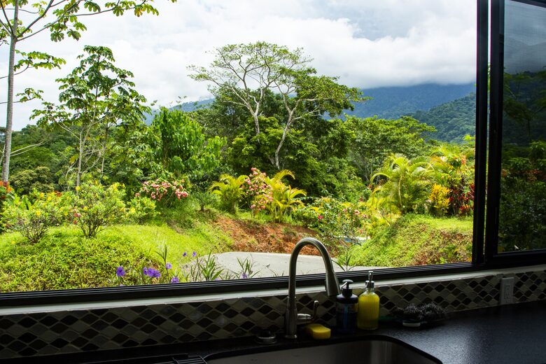 Casa Cascada Panoramic Views and Expansive kitchen - Ojochal, Costa Rica