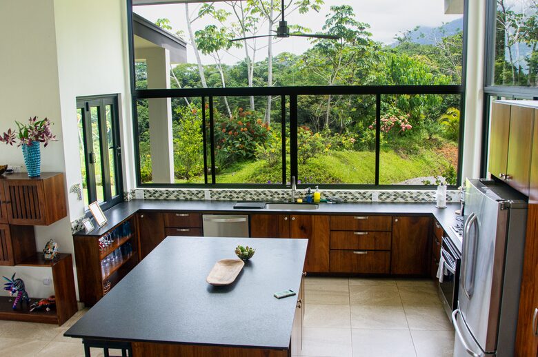 Casa Cascada Panoramic Views and Expansive kitchen - Ojochal, Costa Rica