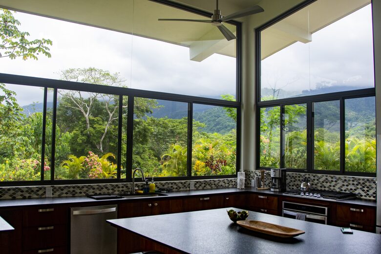 Casa Cascada Panoramic Views and Expansive kitchen - Ojochal, Costa Rica