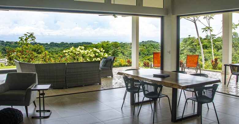 Casa Cascada Panoramic Views and Expansive kitchen - Ojochal, Costa Rica